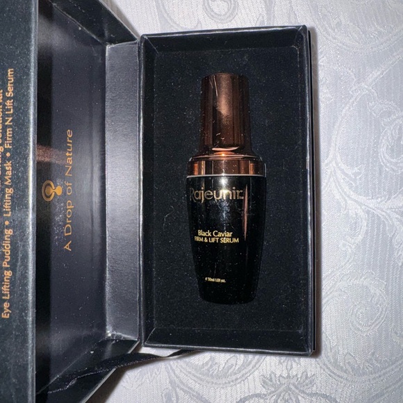 Rajeunir Black Caviar
Firm and Lift Serum, NEW - Picture 2 of 10